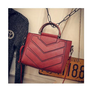 Casual tote with round metal handle Handbag