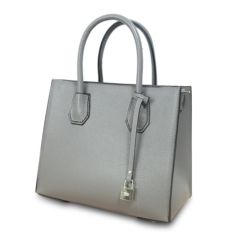 Simple and elegant fashion handbag