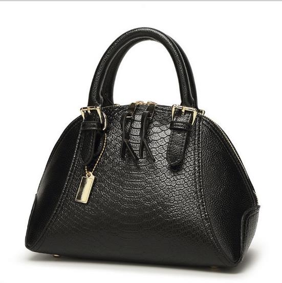 New leather seashell Handbag